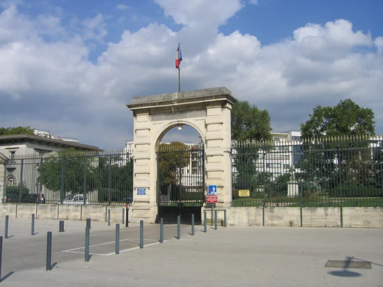 Bâtiment CADIOT de la clinique vétérinaire de l’École nationale vétérinaire d’Alfort à Maisons-Alfort