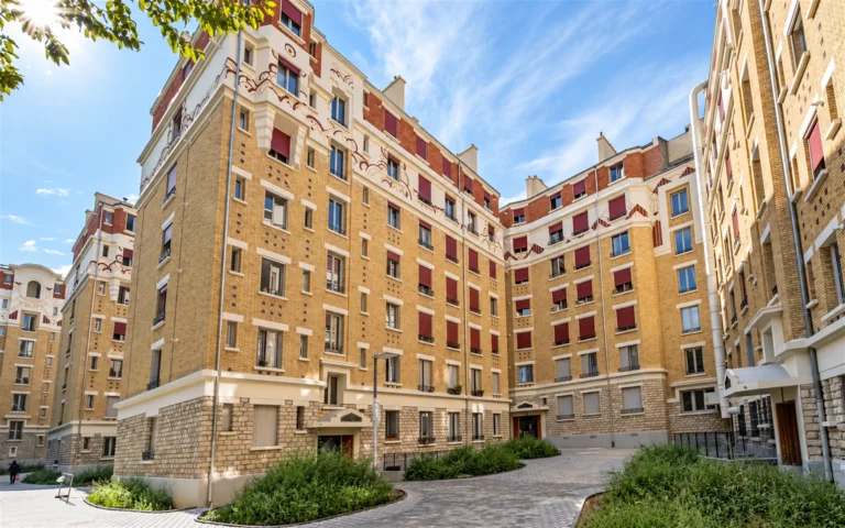 Immeuble rue du Château à Paris 14e concerné par la réhabilitation énergétique