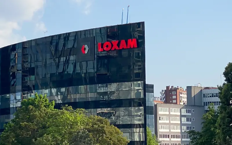 Réhabilitation de l’immeuble LOXAM situé avenue de la Grande Armée à Paris dans le cadre d’un projet de rénovation du bâtiment existant